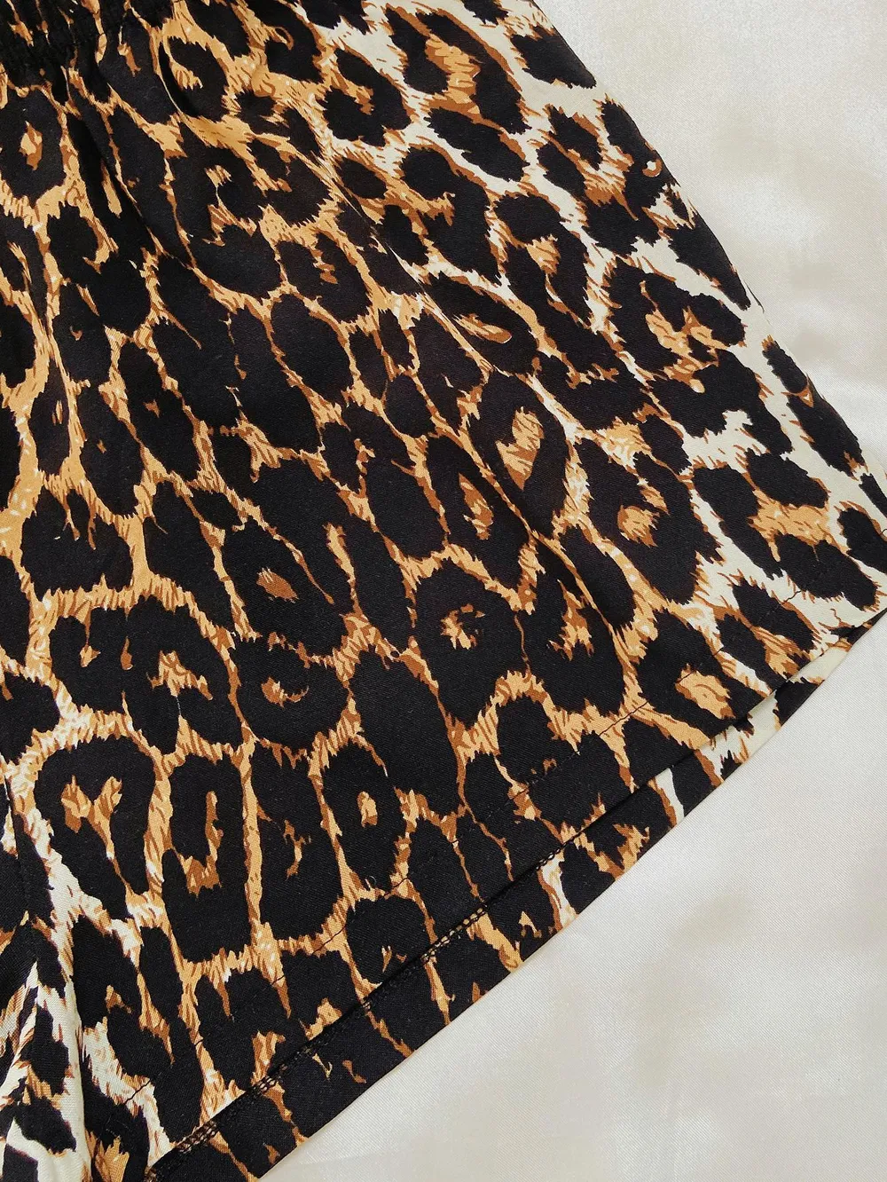 Leopard Lip Graphic Top and Shorts Lounge Set, image 2