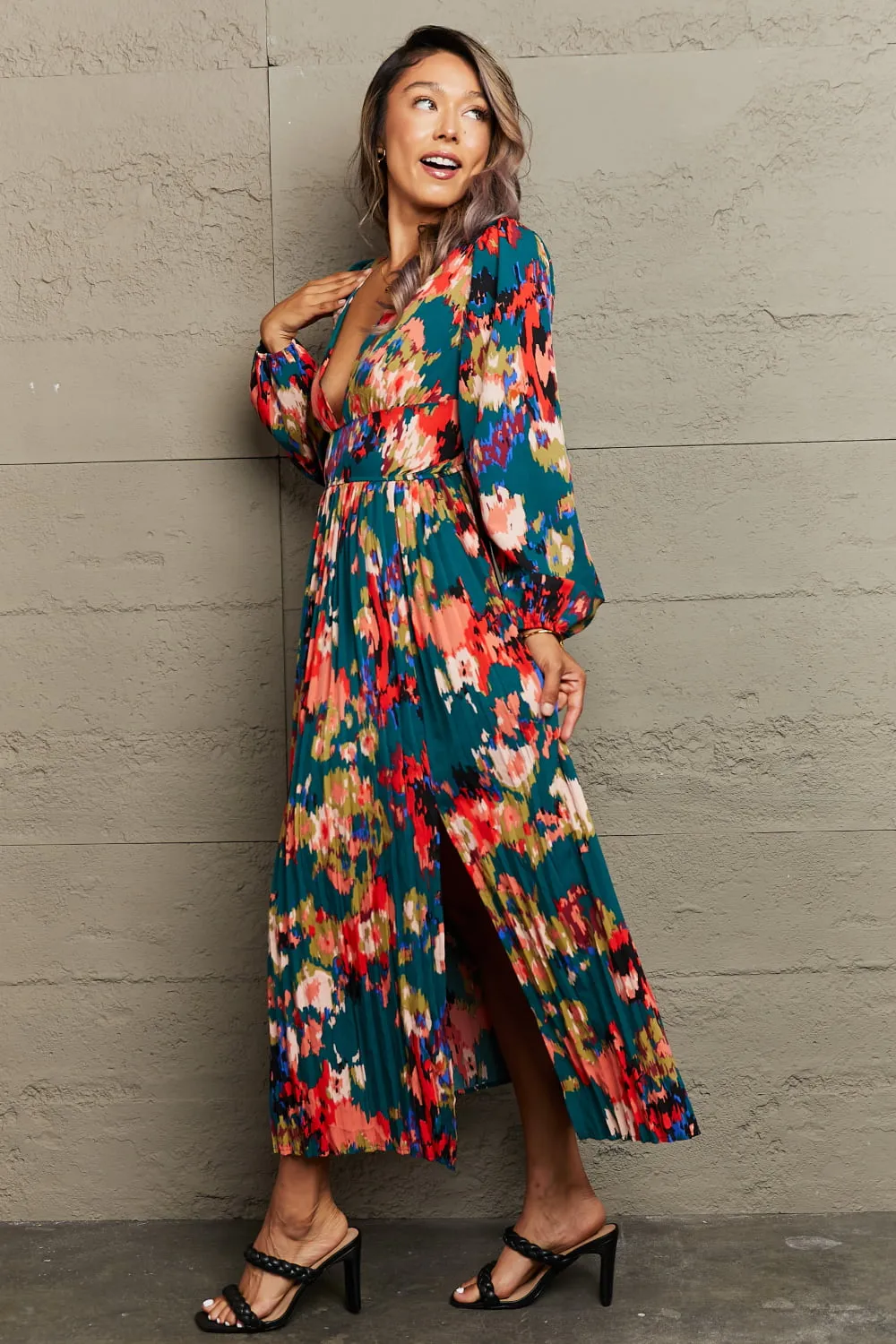 Printed Deep V Slit Pleated Dress, image 3