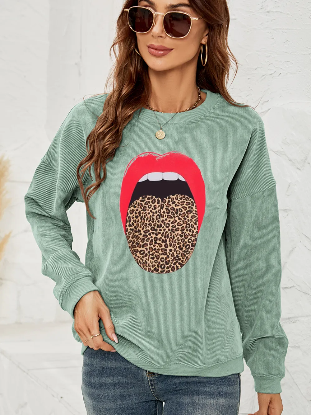 Round Neck Dropped Shoulder MAMA Graphic Sweatshirt, image 5