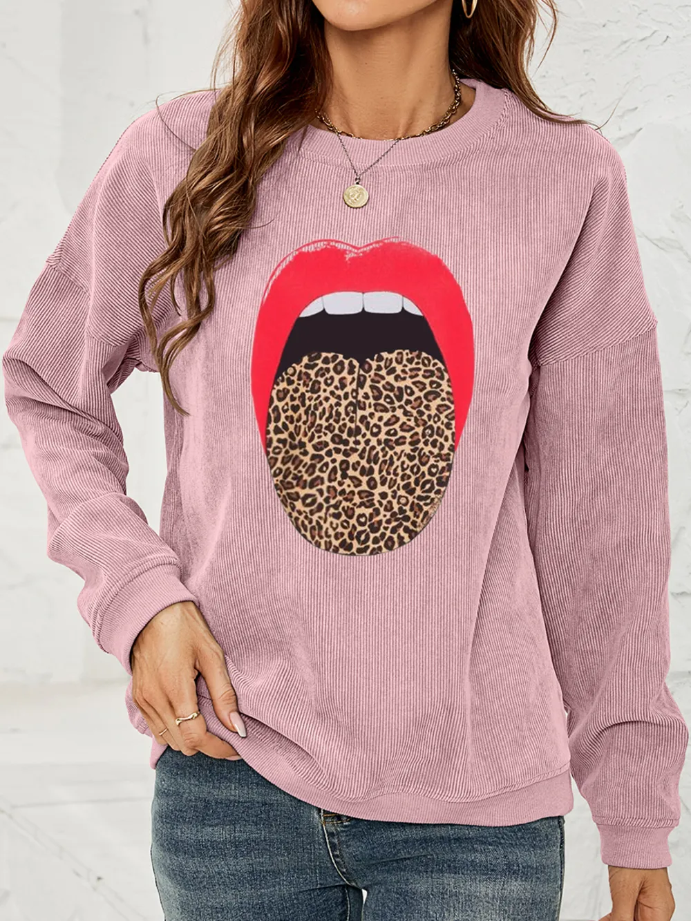 Round Neck Dropped Shoulder MAMA Graphic Sweatshirt, image 4