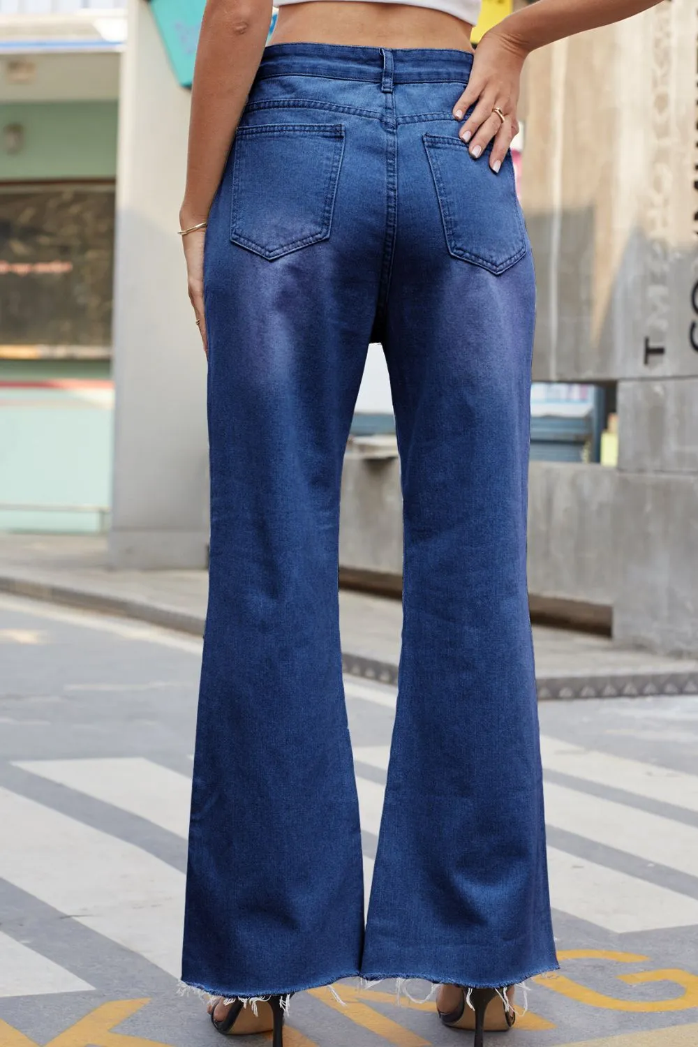 Distressed Buttoned Loose Fit Jeans, image 6