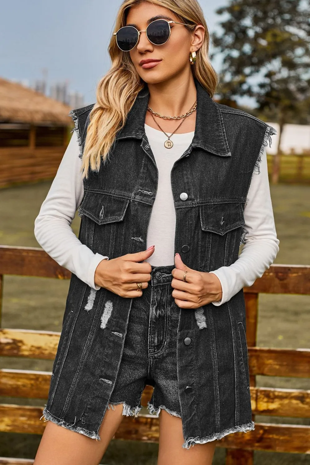 Sleeveless Button-Up Collared Denim Top with Pockets, image 5