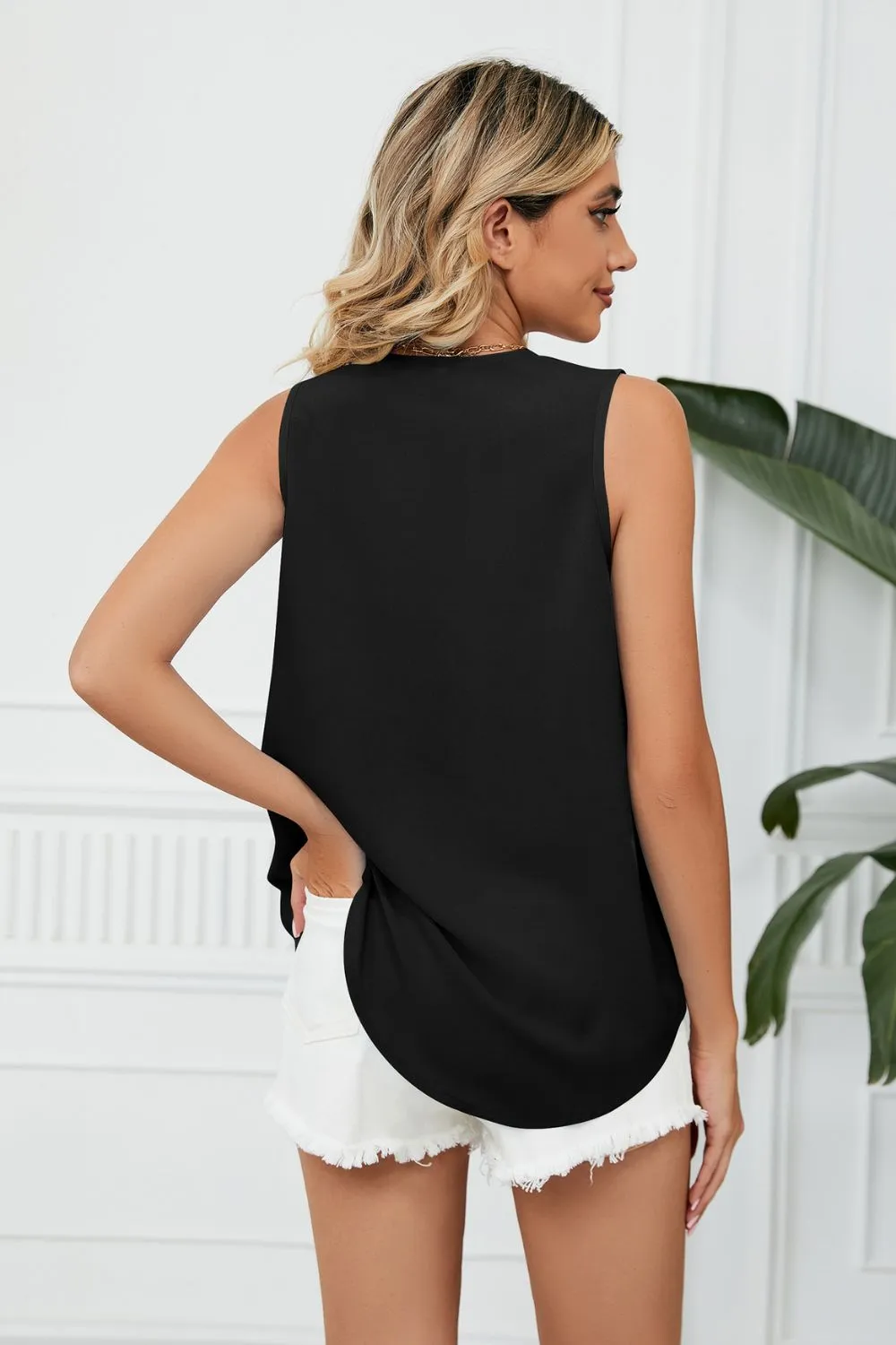 Contrast Trim Plunge Sleeveless Blouse, image 2