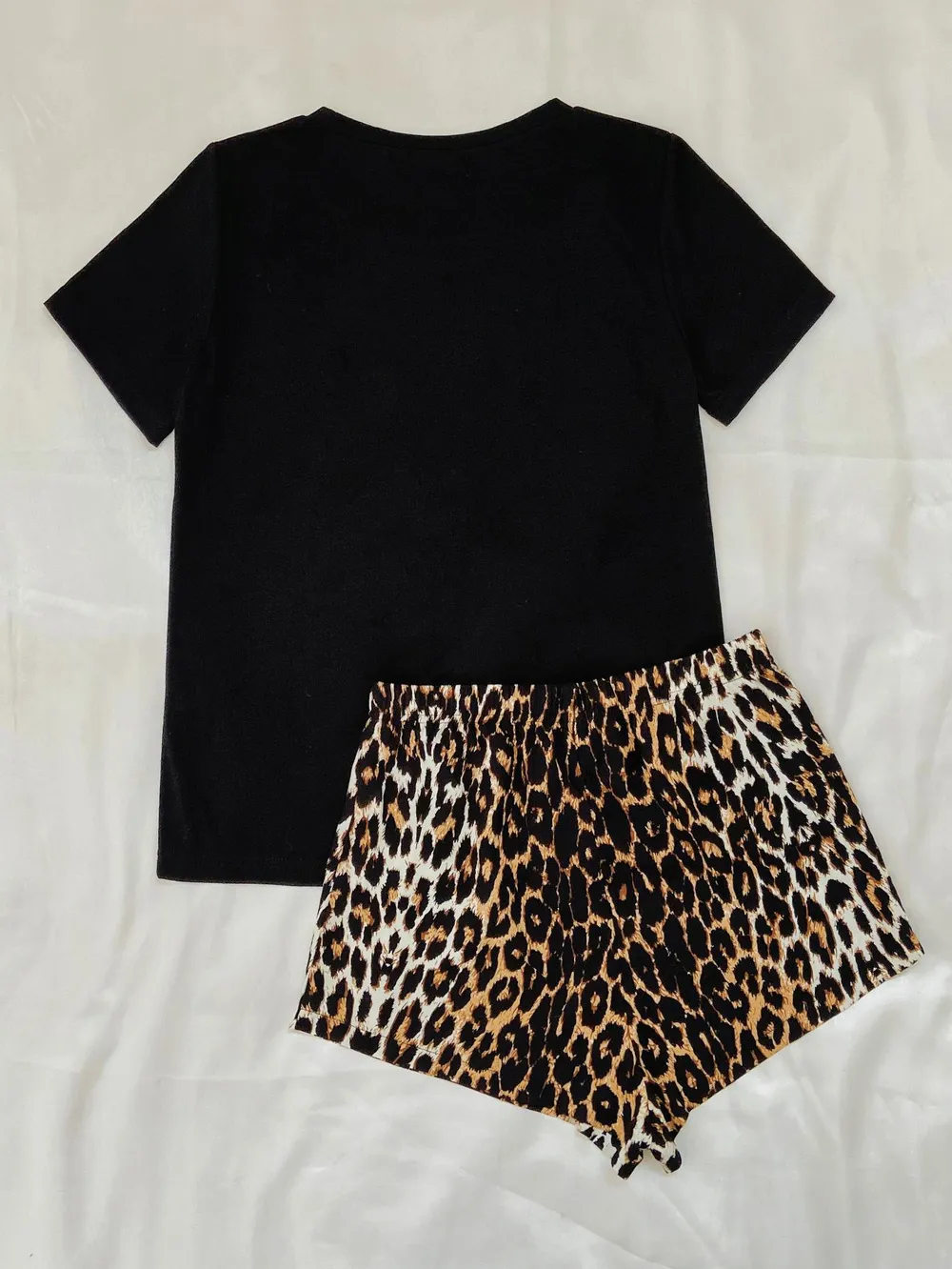 Leopard Lip Graphic Top and Shorts Lounge Set, image 4