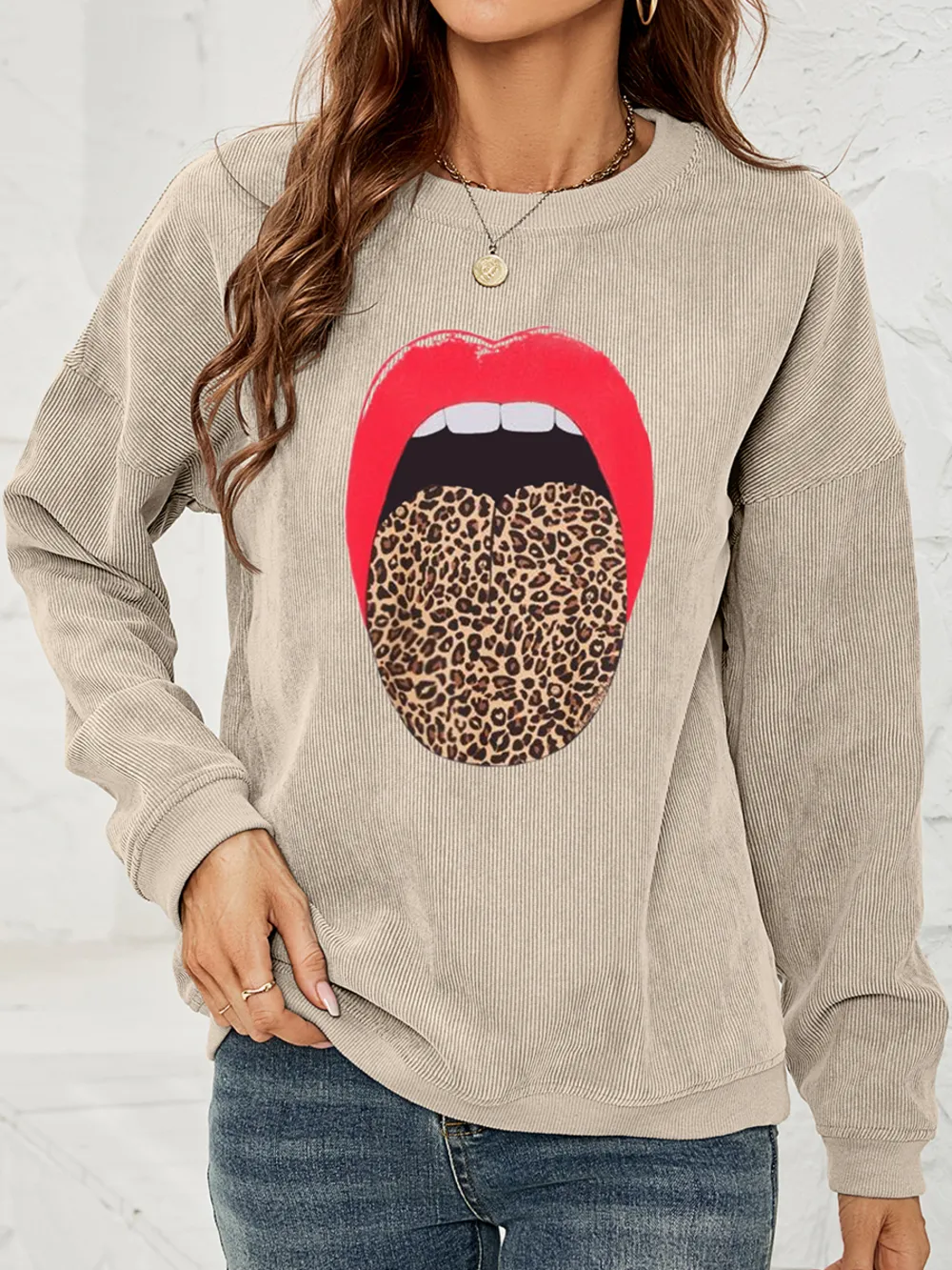 Round Neck Dropped Shoulder MAMA Graphic Sweatshirt, image 11