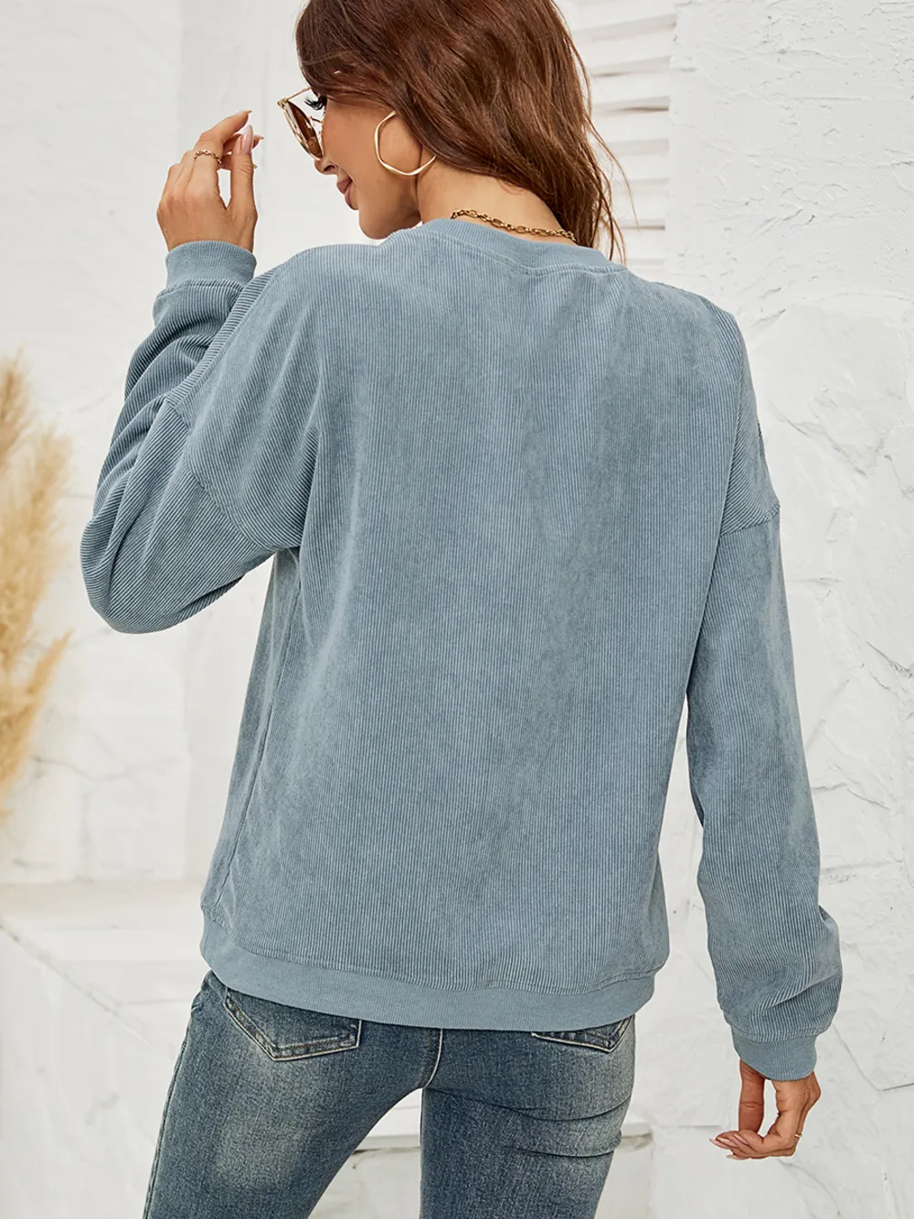 Round Neck Dropped Shoulder MAMA Graphic Sweatshirt, image 9