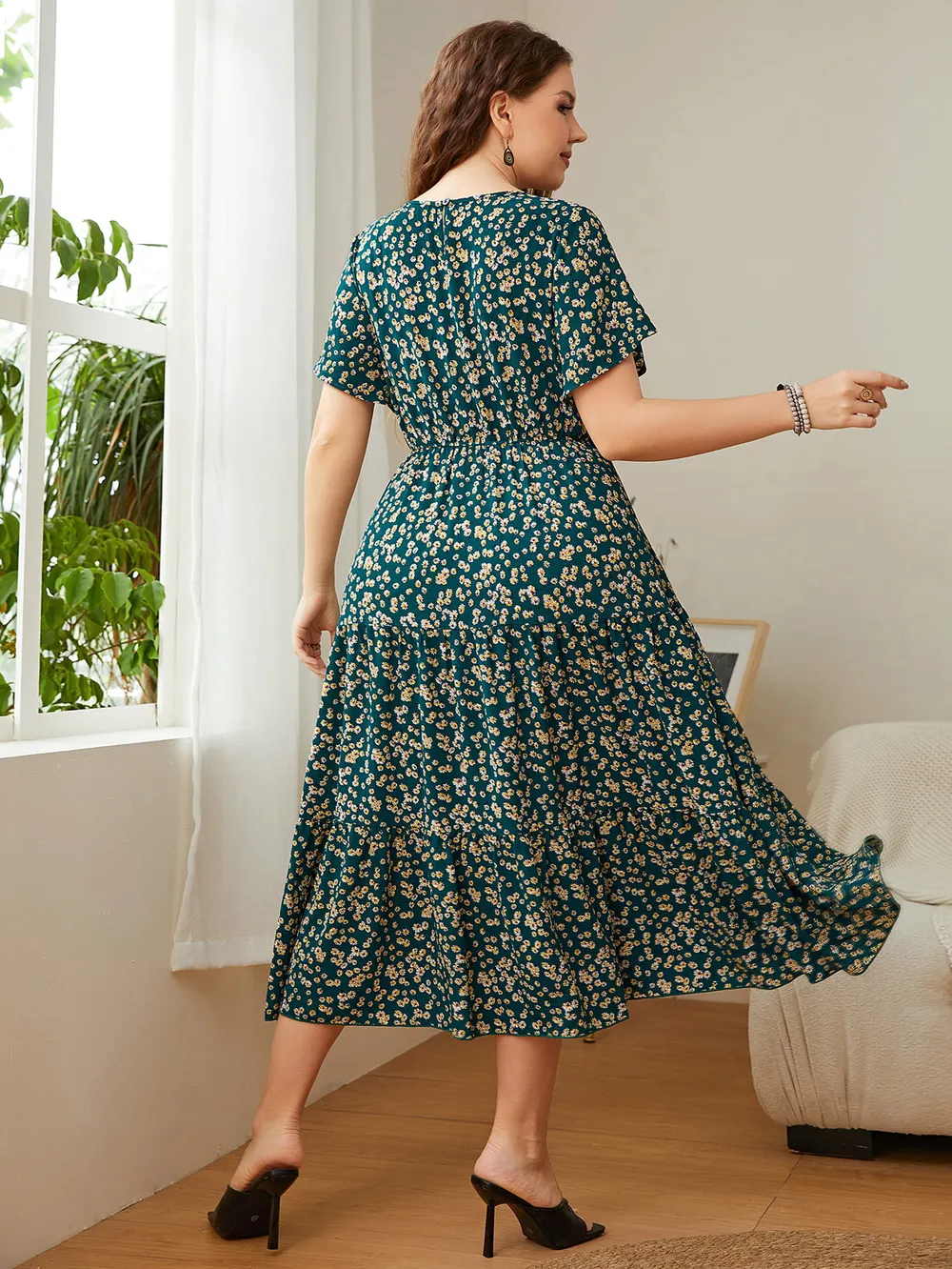 Plus Size Floral Round Neck Short Sleeve Midi Dress, image 5