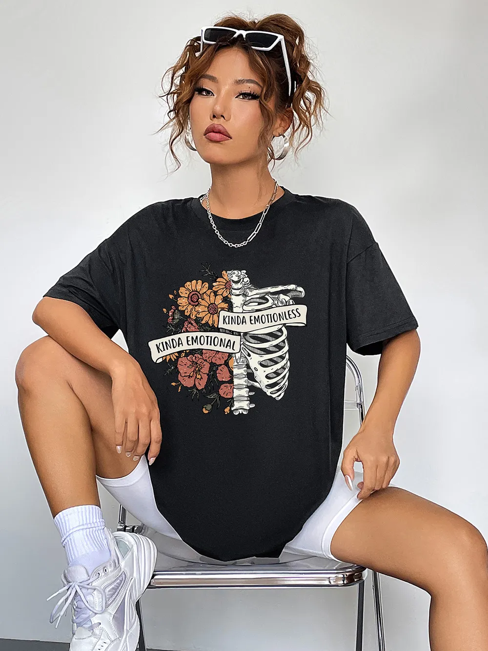 Round Neck Short Sleeve Graphic T-Shirt, image 2