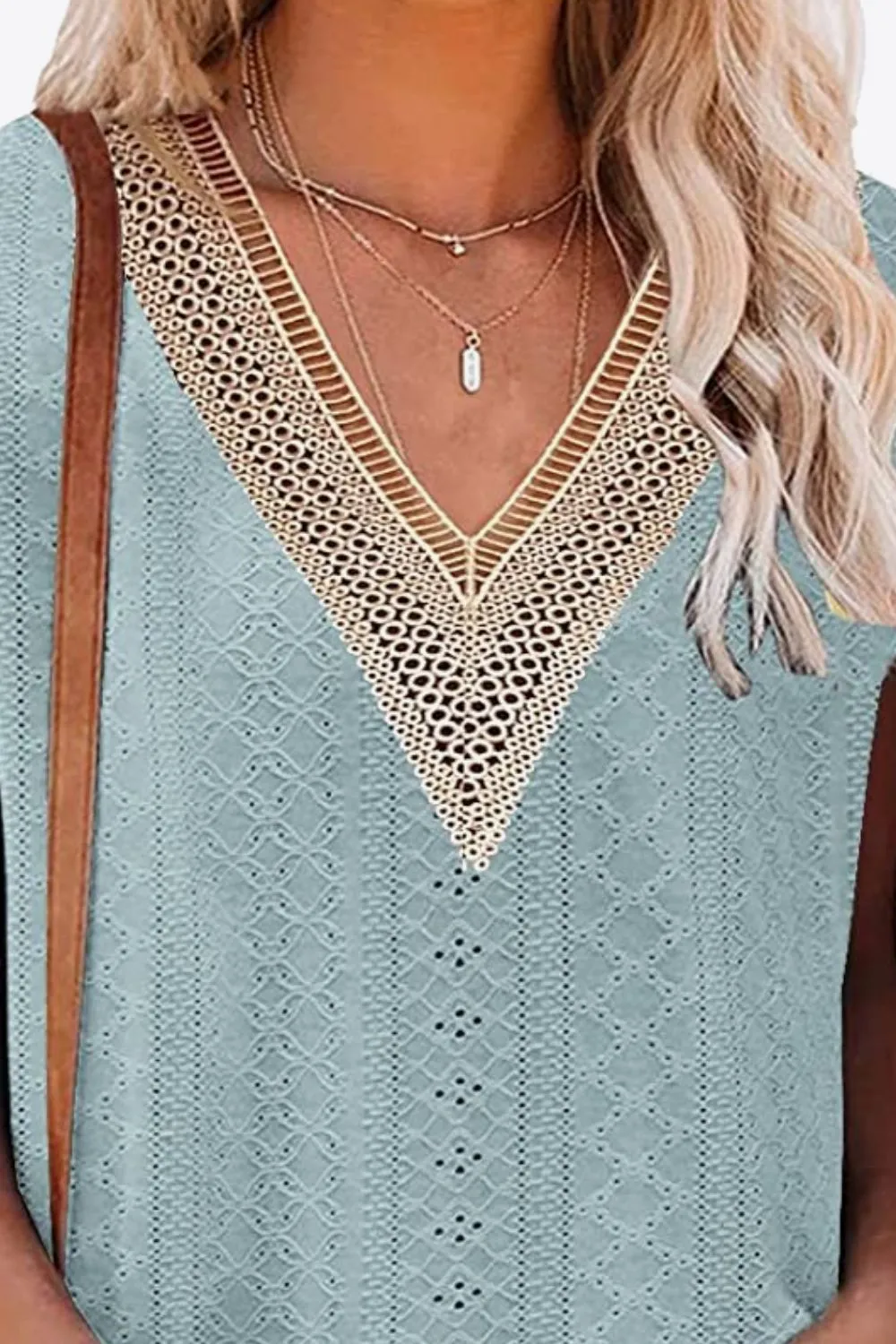 Eyelet Contrast V-Neck Tee, image 16