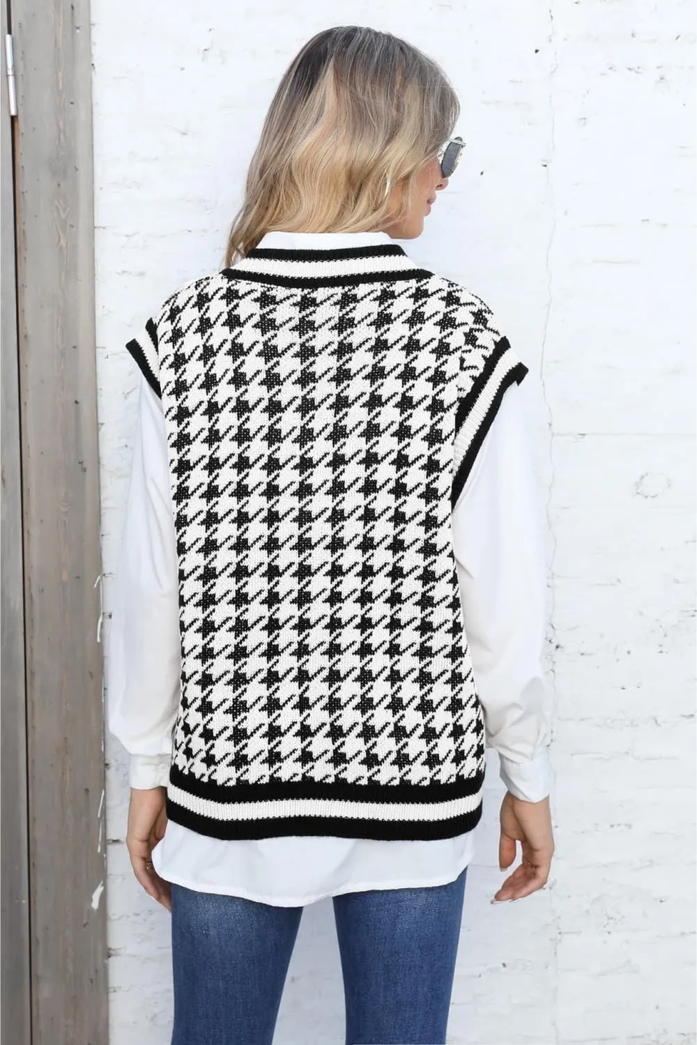 Ribbed V-Neck Sleeveless Sweater, image 4