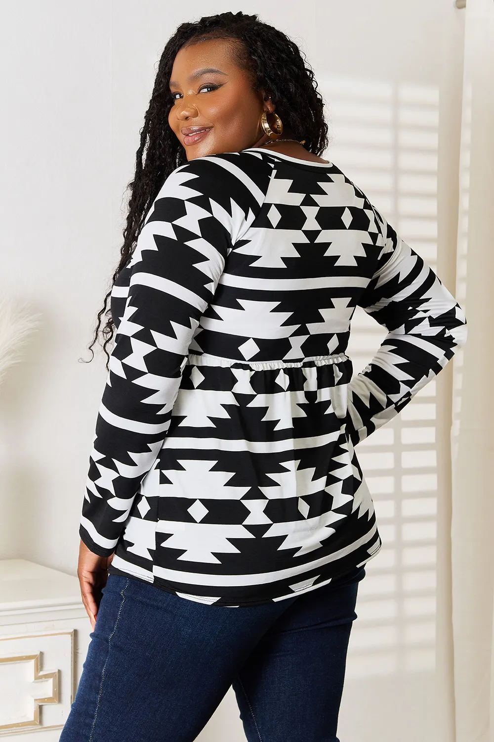 Full Size Geometric Notched Neck Long Sleeve Top, image 7