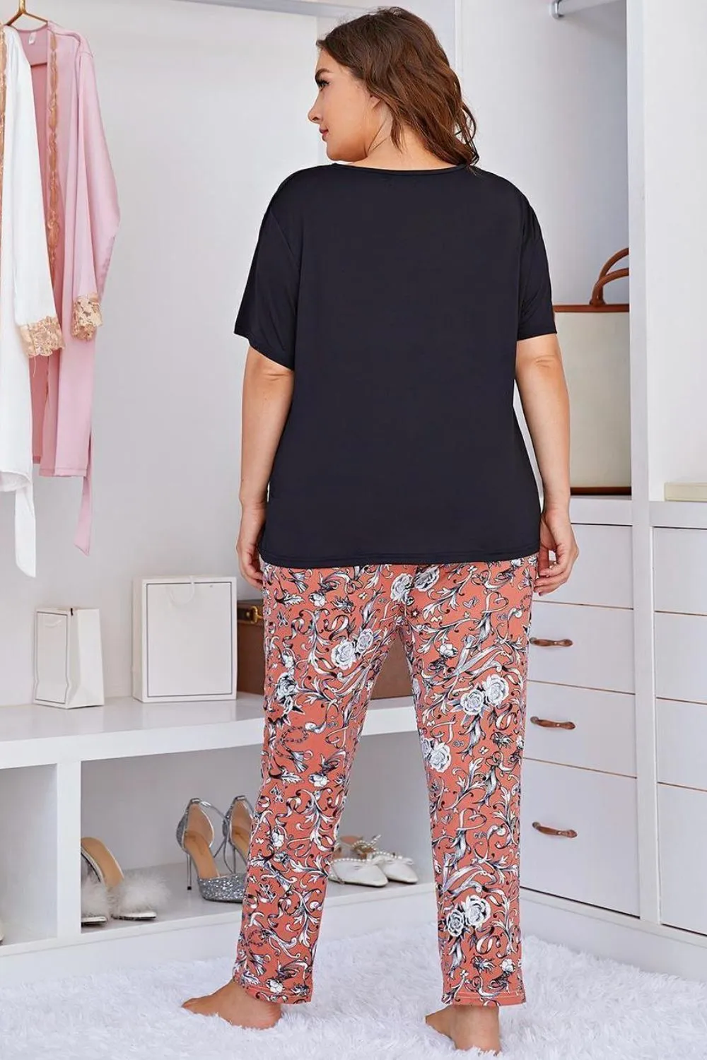 Plus Size Contrast Round Neck Tee and Floral Pants Lounge Set, image 3