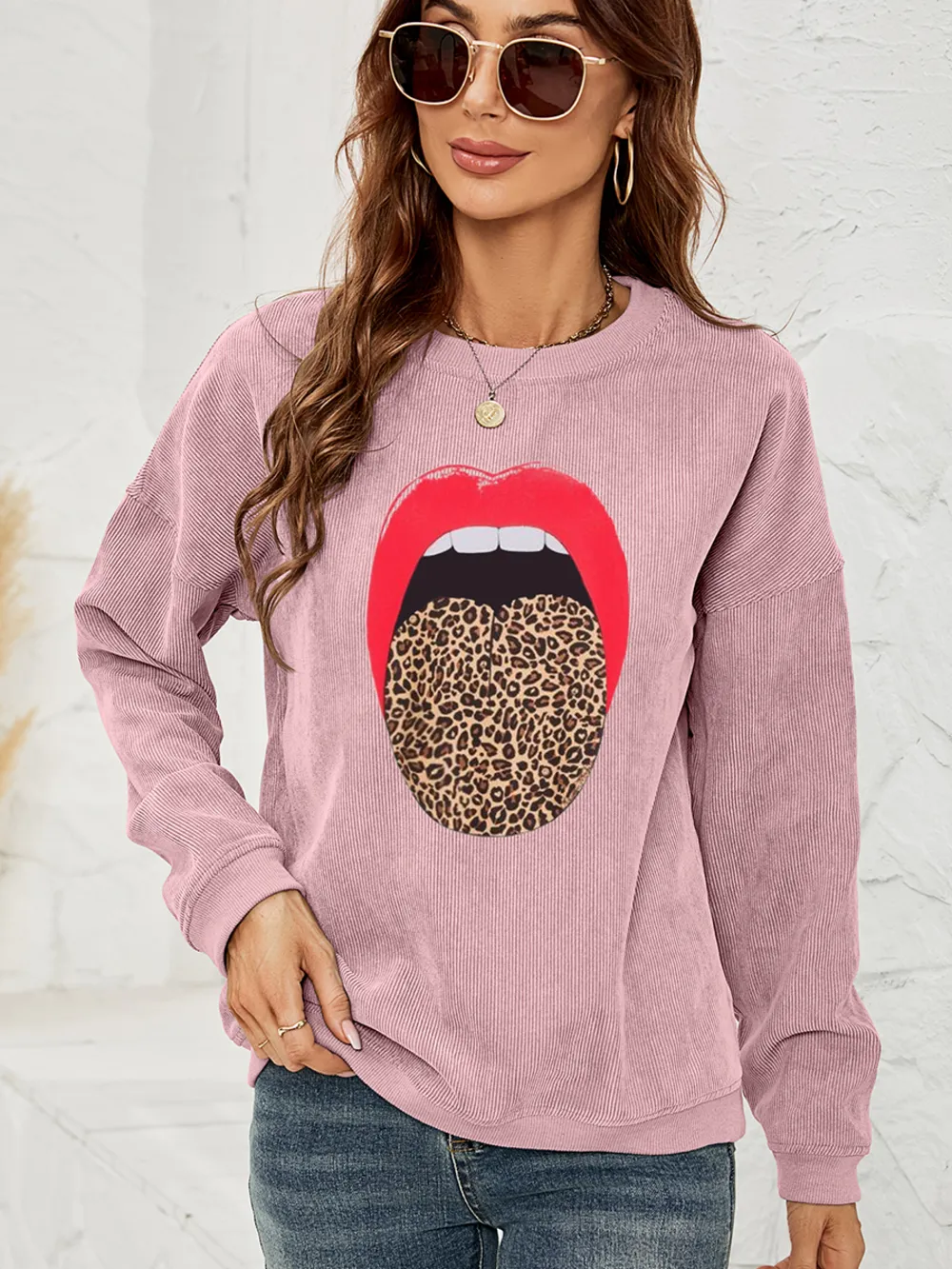 Round Neck Dropped Shoulder MAMA Graphic Sweatshirt, image 2