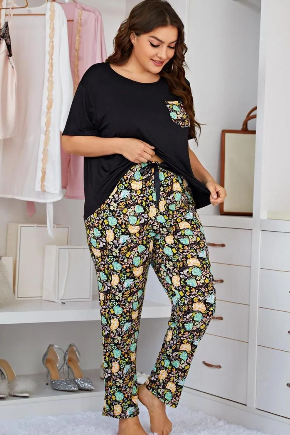 Plus Size Contrast Round Neck Tee and Floral Pants Lounge Set, image 6