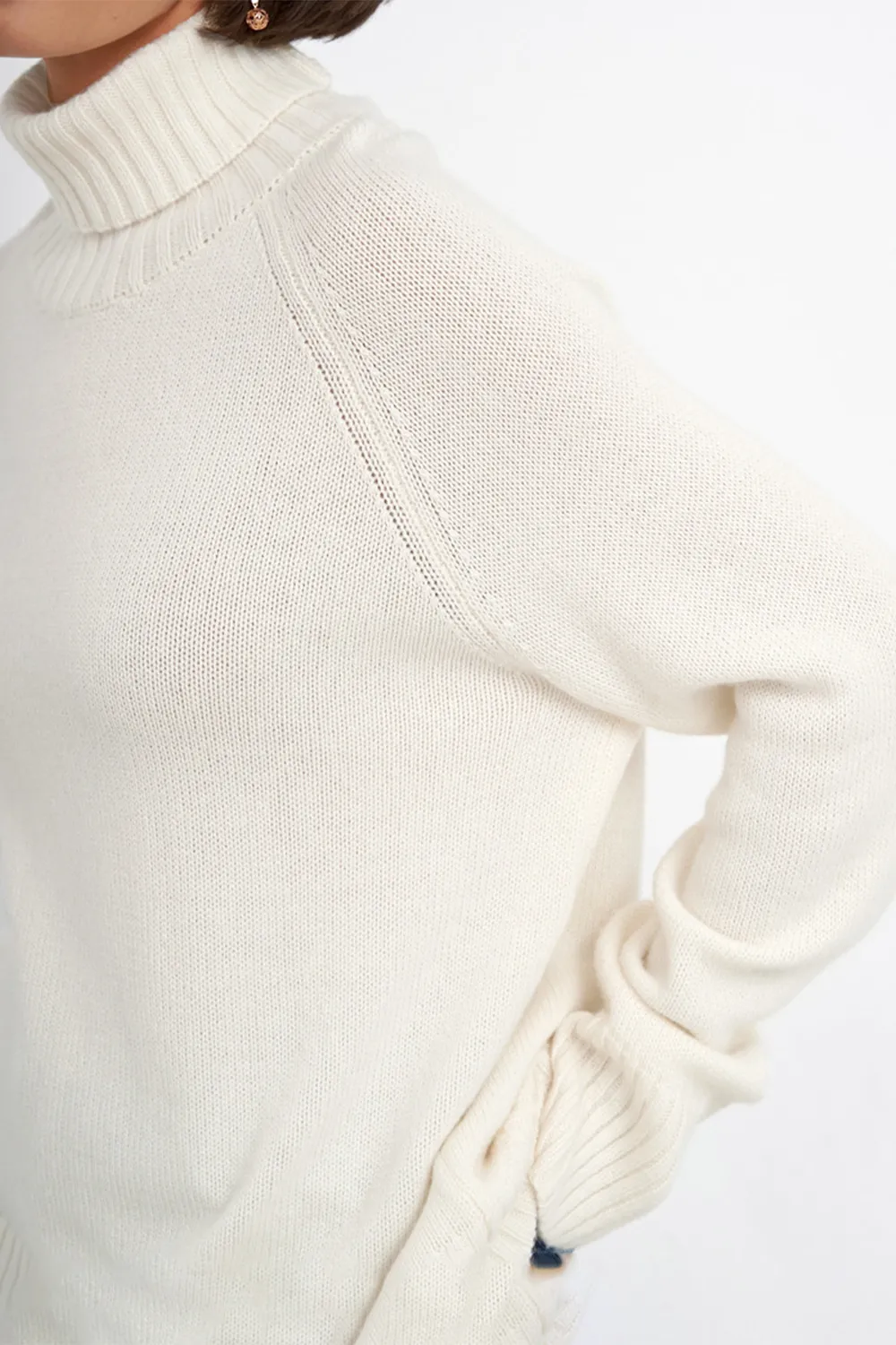 Turtle Neck Raglan Sleeve Sweater, image 15