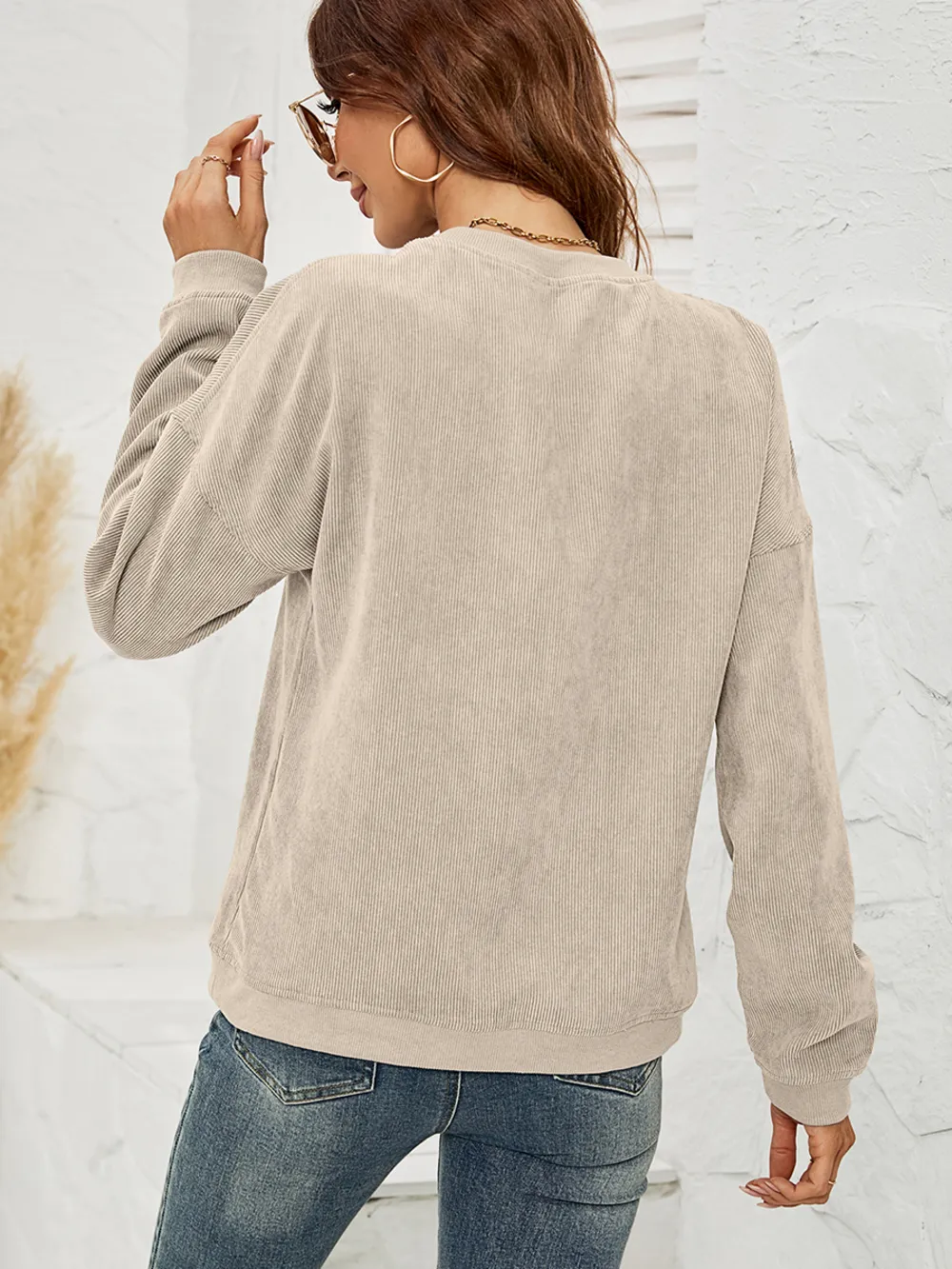 Round Neck Dropped Shoulder MAMA Graphic Sweatshirt, image 12