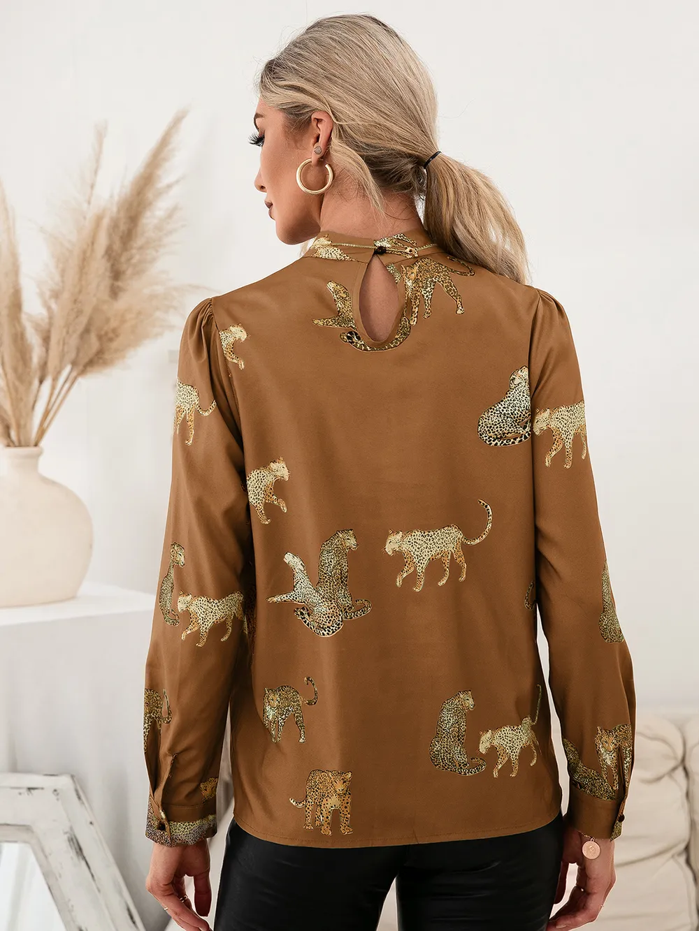 Leopard Graphic Mock Neck Puff Sleeve Blouse, image 12