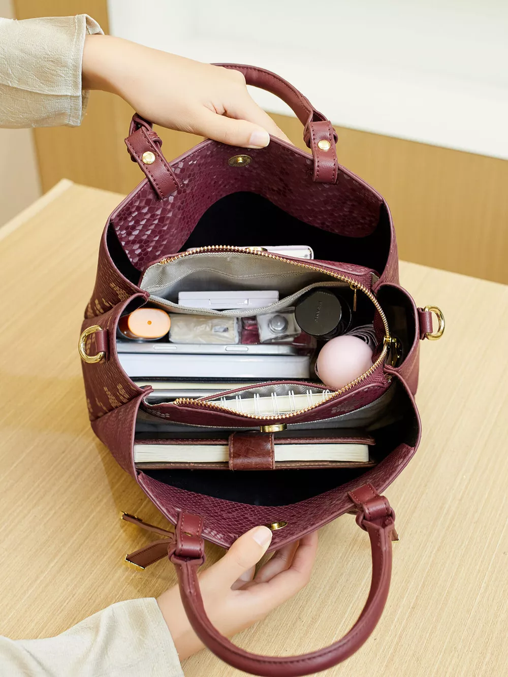 Snakeskin Pattern Handbag, image 10