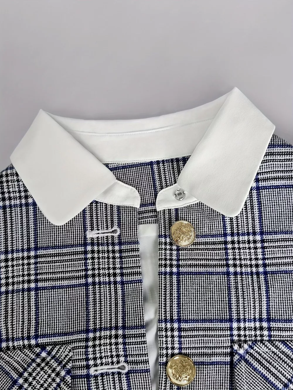 Plaid Cropped Outerwear with Contrast Collar and Gold Buttons, image 5