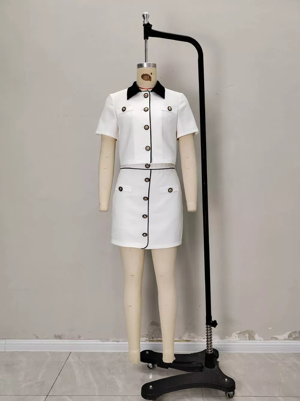 Contrast Collar Cropped Top and Mini Skirt Set, image 3