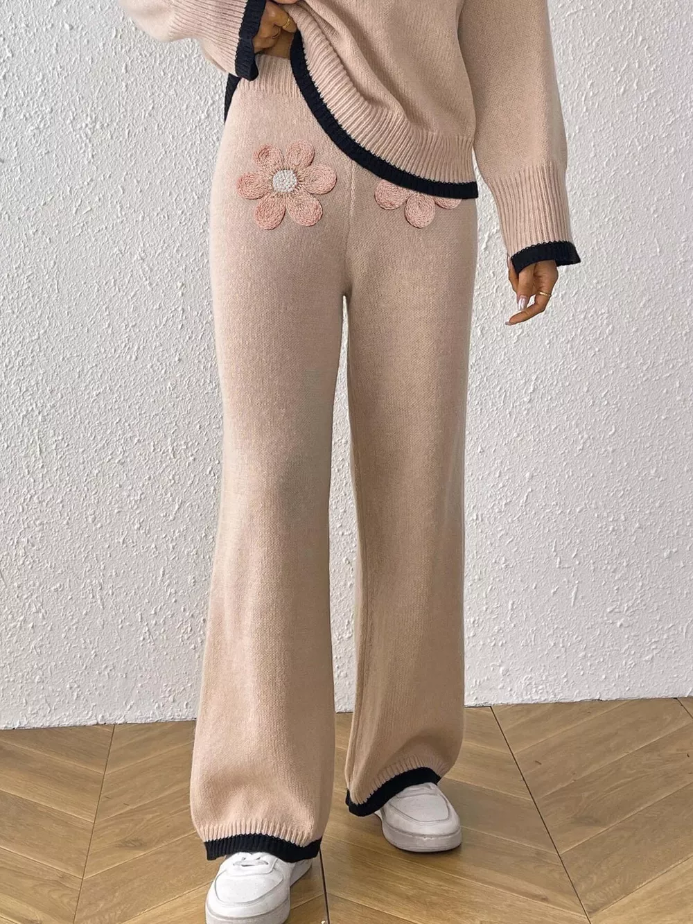 Floral Applique High-Waisted Wide-Leg Sweater Pants, image 4