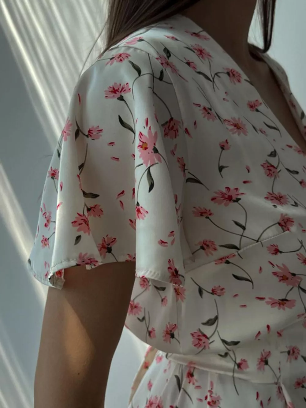 Floral Print V-Neck Flutter Sleeves Midi Dress, image 5
