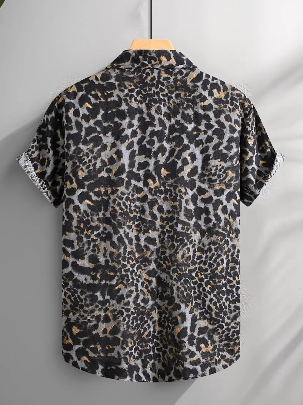 Men's Short Sleeve Leopard Print Casual Button-Down Shirt, image 3