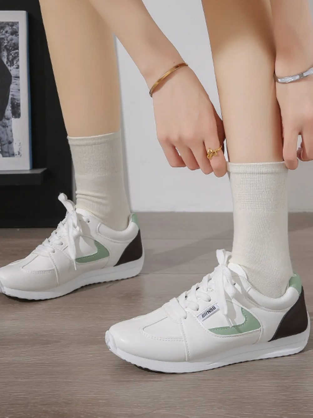 Round Toe Contrast Sneakers, image 3