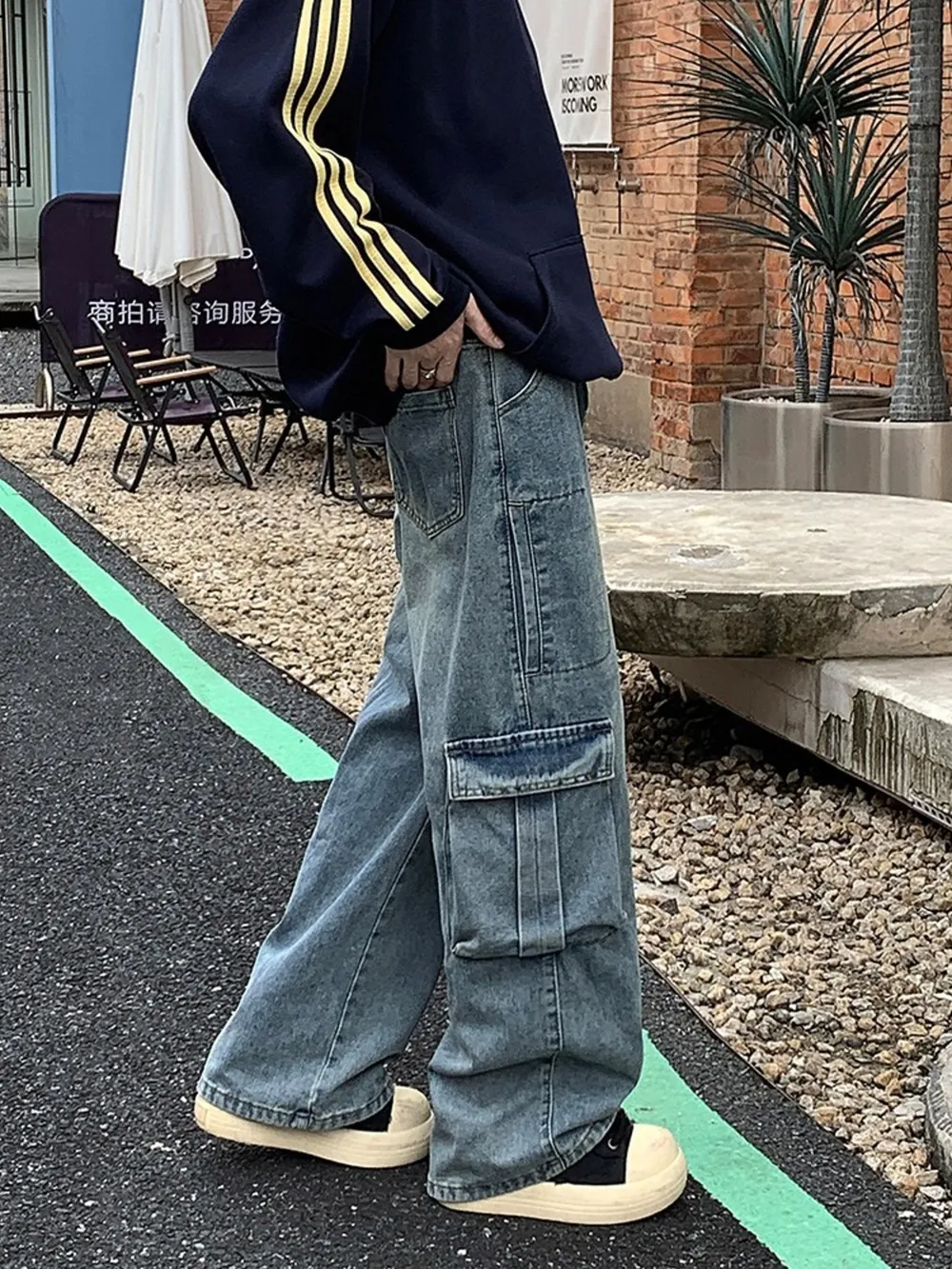 Men's Full Size Vintage Wash Wide Leg Cargo Jeans Plus Size, image 4