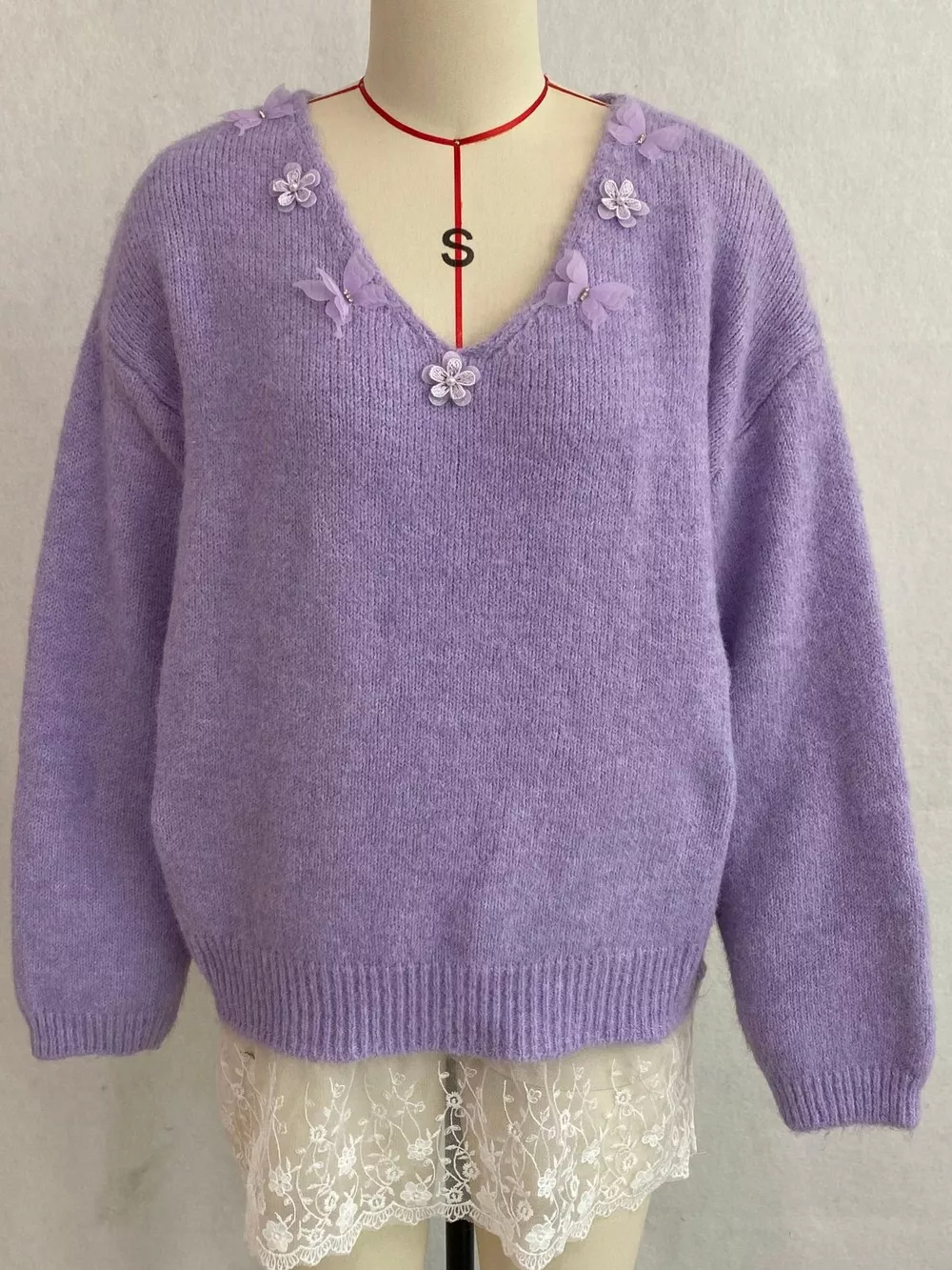 V-Neck Floral Applique Lace Hem Sweater, image 18