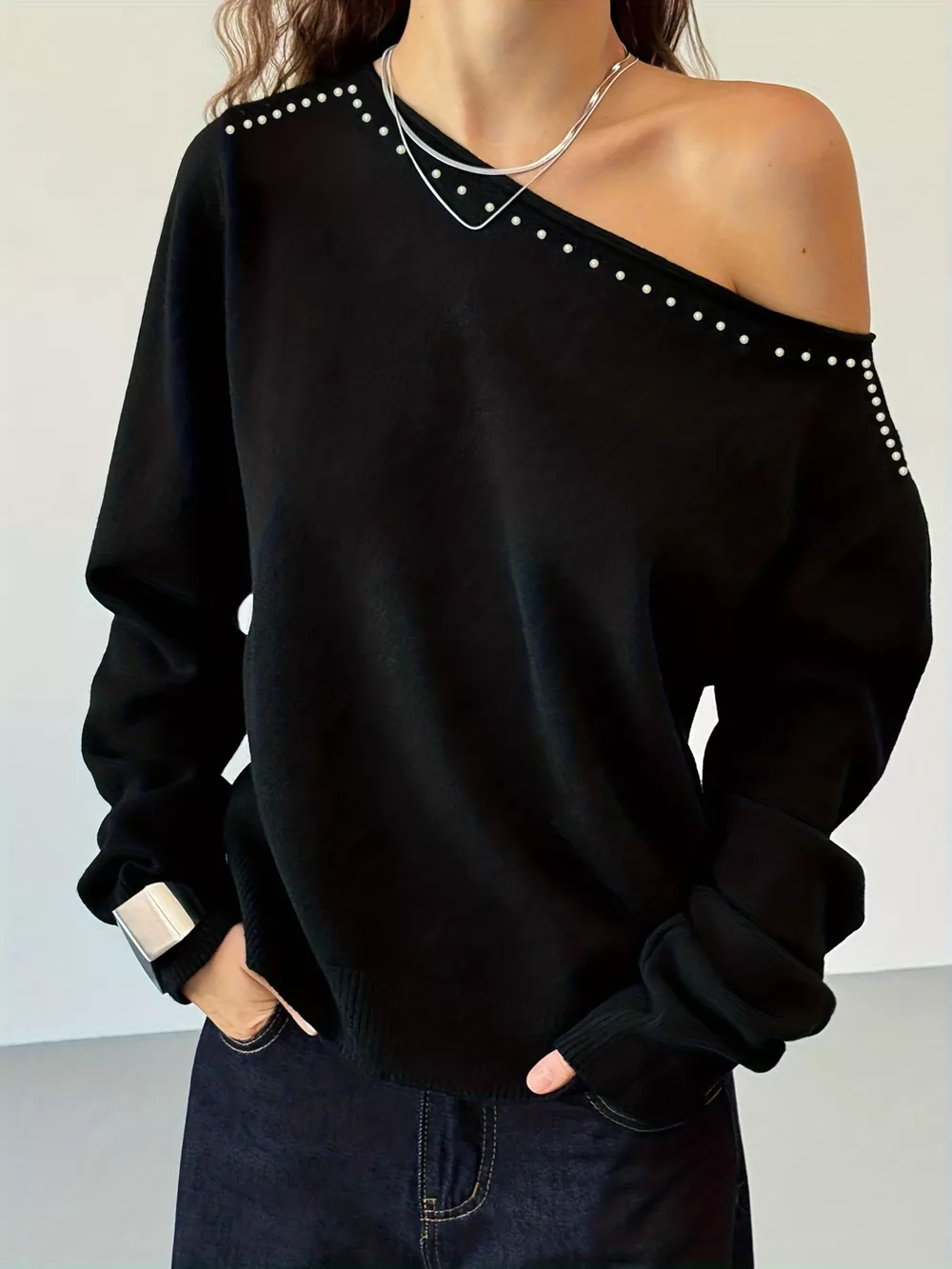 Studded Single Shoulder Knit Top