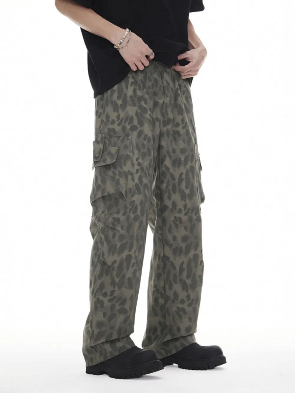 Men's Plus Size Leopard Wide Leg Cargo Pants, image 3