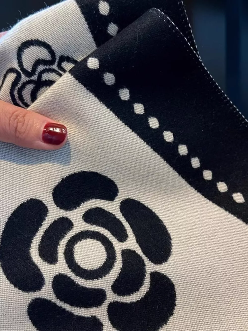 Floral Pattern Raw Hem Scarf, image 8