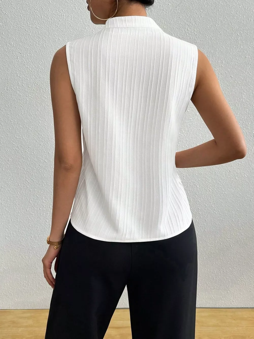 Texture Notched Sleeveless Top, image 2