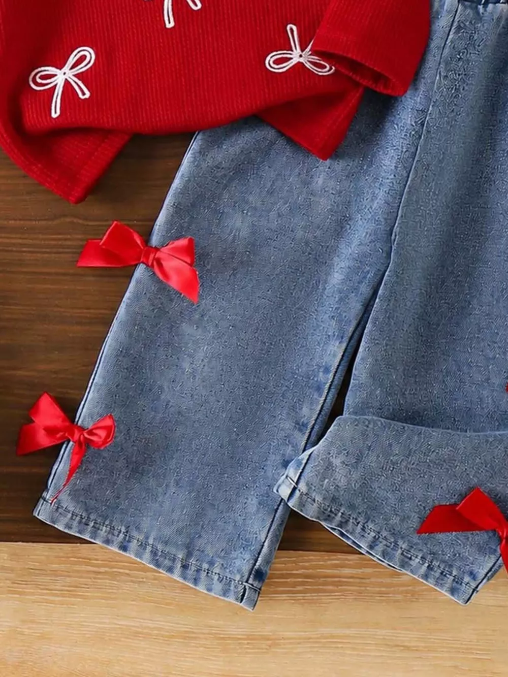 Children's Festive Bow-Embellished Knit Sweater and Jeans Set, image 4