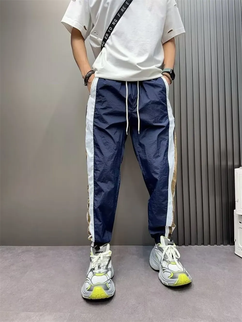Men's Plus Size Contrast Drawstring Pants, image 2