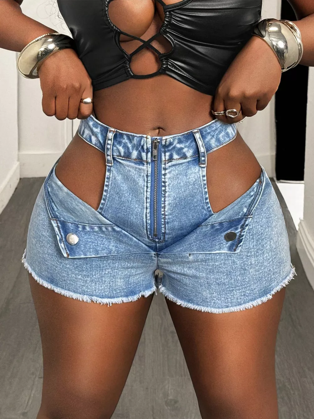 Cut-out Denim Shorts with Frayed Hem, image 4