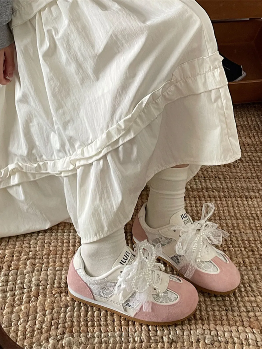 Vintage Lace Ribbon Sneakers, image 2