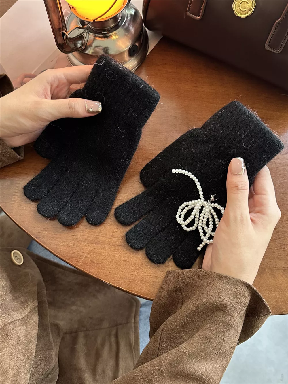 Pearl Embellished Knit Gloves
