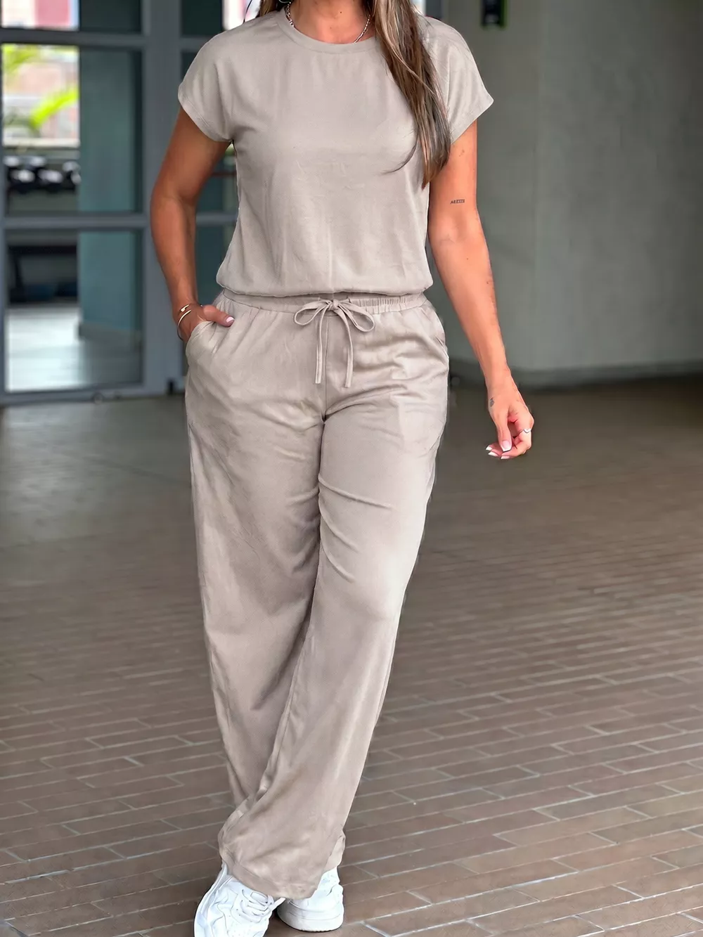 Round Neck Tee and Drawstring Pants Set, image 3