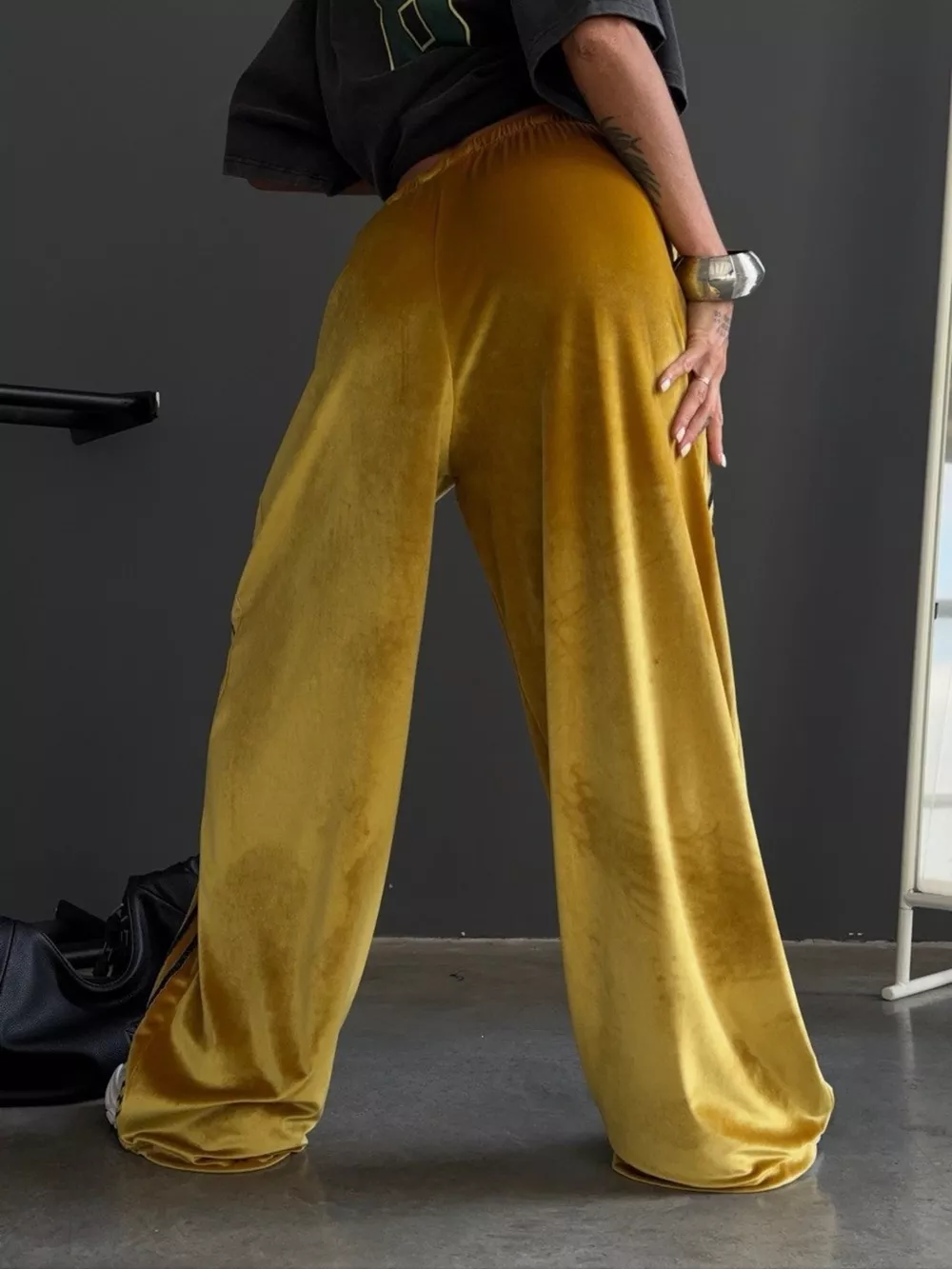 Velvet Wide-Leg Pants, image 30
