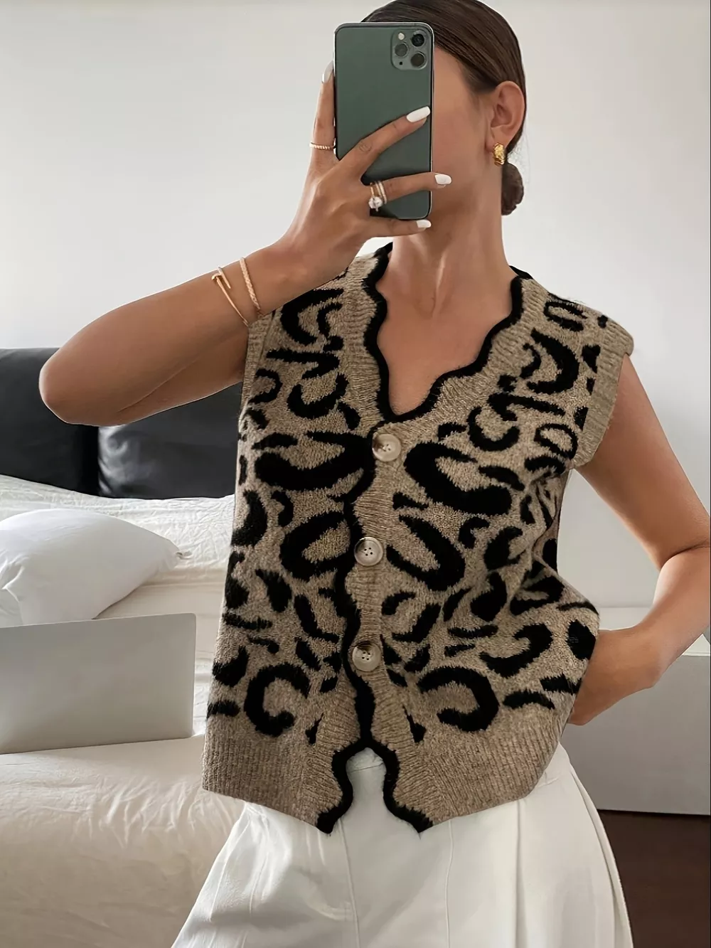 Plus Size Leopard Scalloped Edge Button-Down Sweater Vest, image 4