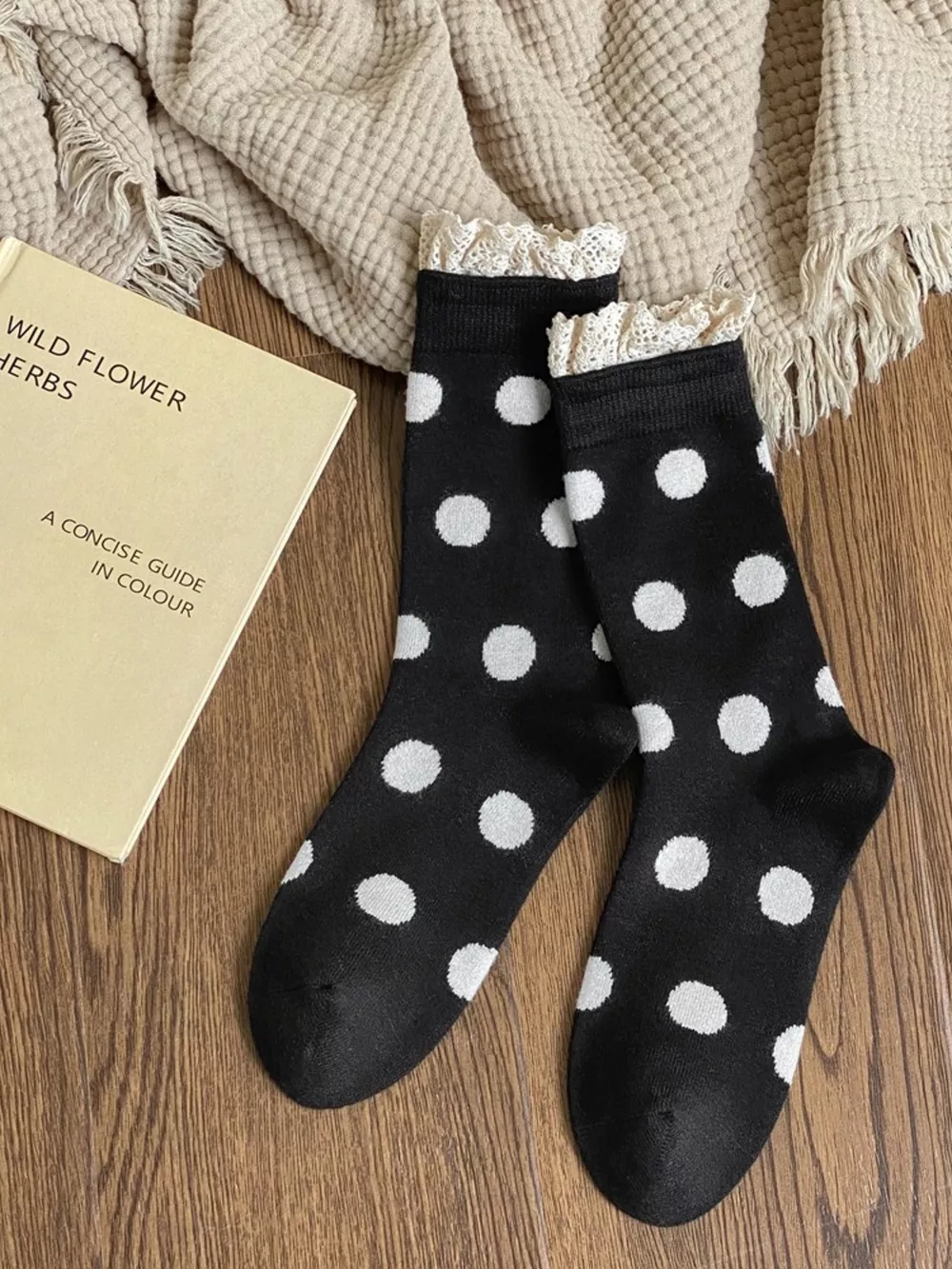 Vintage Polka Dot Ruffle Trim Mid-Calf Socks, image 5