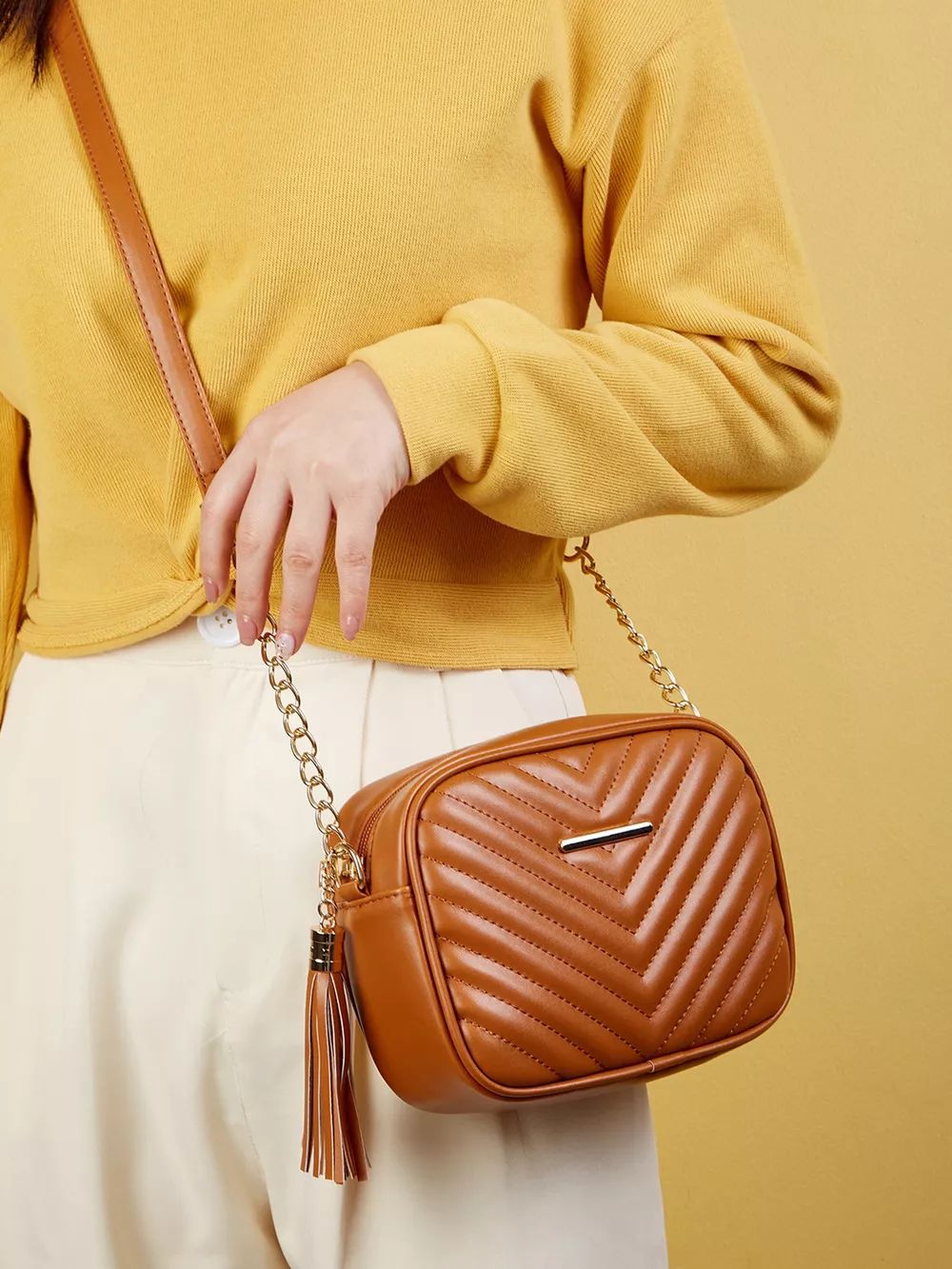 Quilted PU Leather Crossbody Bag with Tassel, image 4