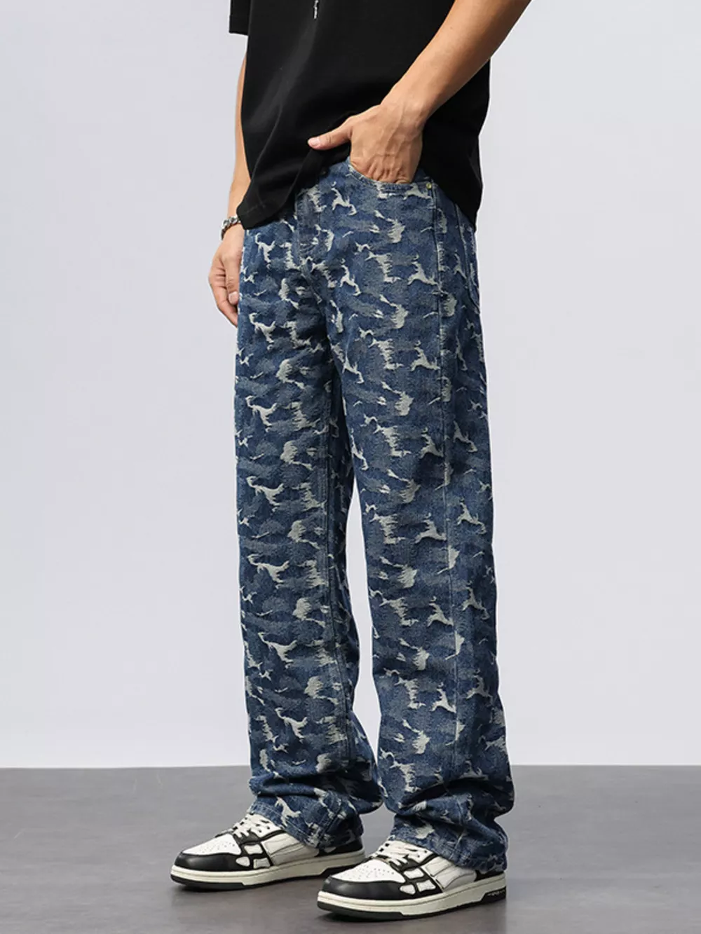 Men's Relaxed Fit Jeans, image 2