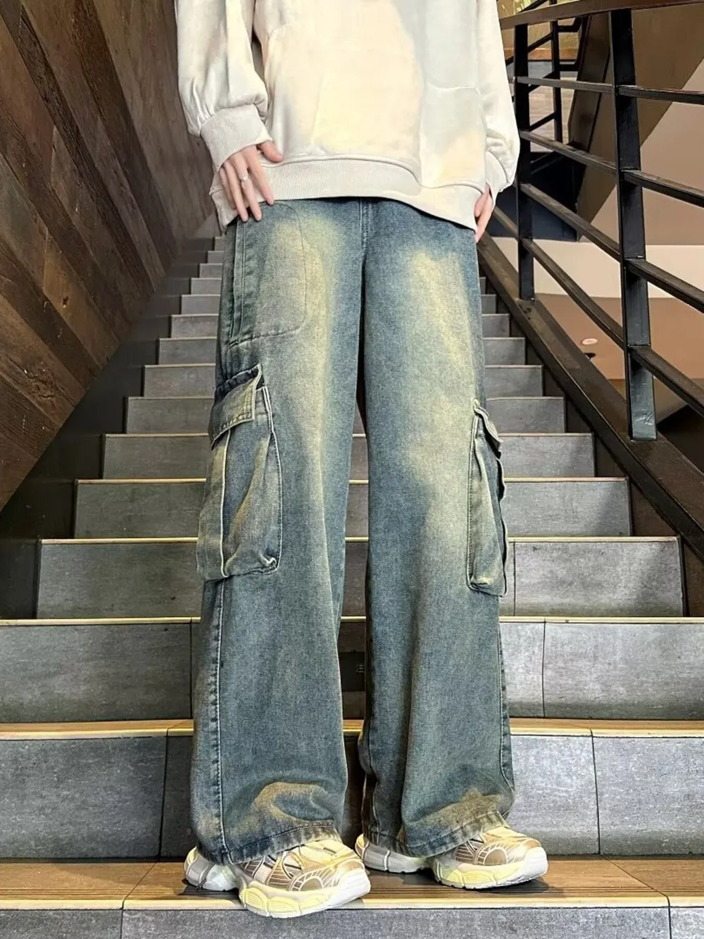 Men's Vintage Wash Wide Leg Cargo Jeans, image 2