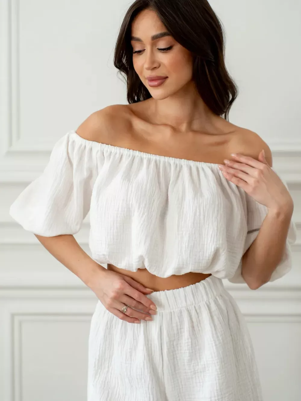 Off-Shoulder Cropped Top and Shorts Set, image 8