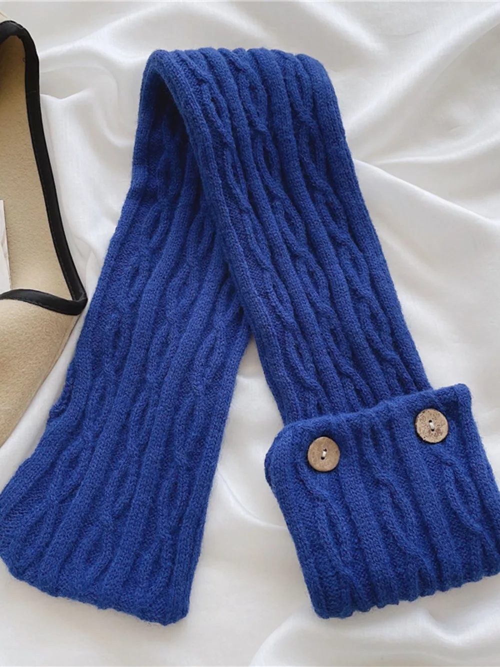 Button-Accent Knitted Winter Scarf, image 4