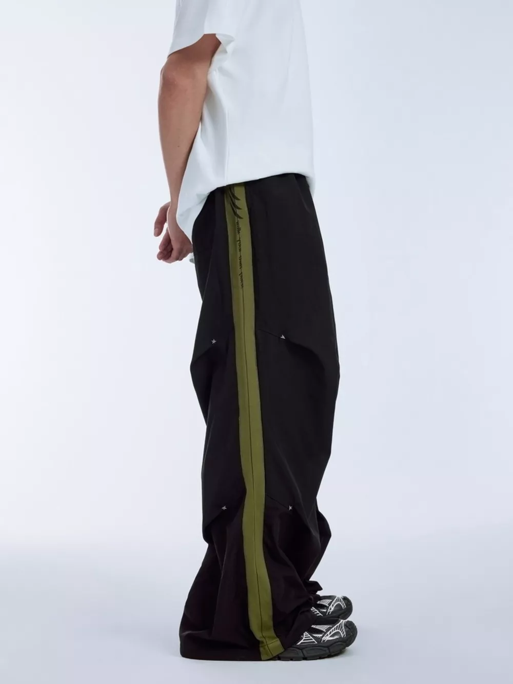 Men's Side Stripe Relaxed Fit Pants, image 7