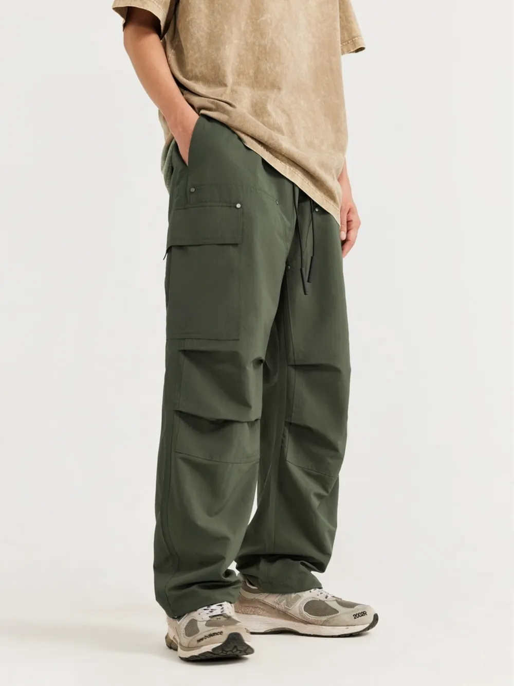 Men's Wide Leg Cargo Pants, image 2